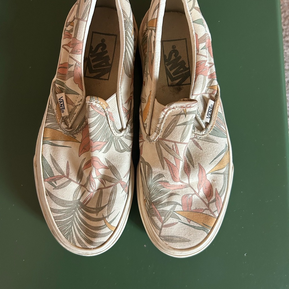 Vans Kids Slip-On Sneakers in Cream with Pink, Green & Tan Leaf Print
